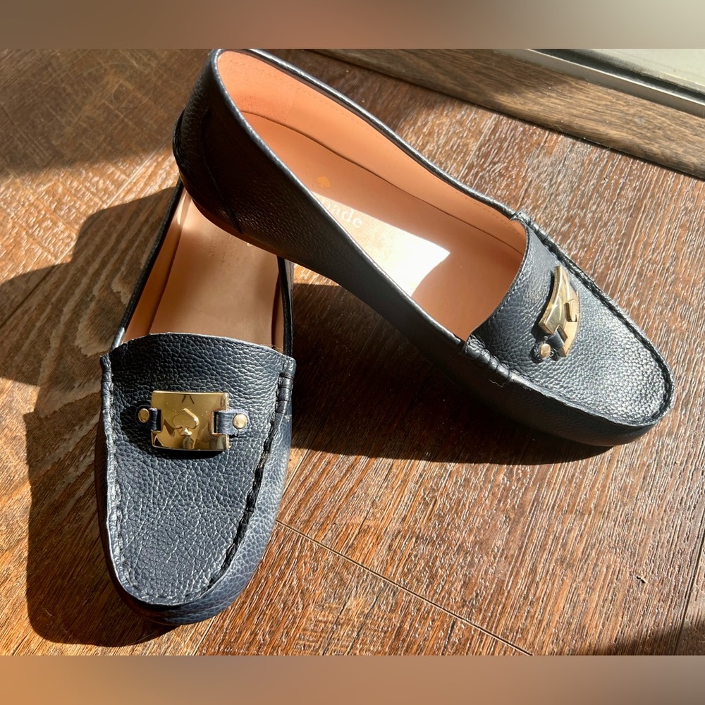 NEVER WORN Kate Spade Carmen Navy Blue Pebbled Leather Loafers Flats 7.5 - Picture 2 of 6
